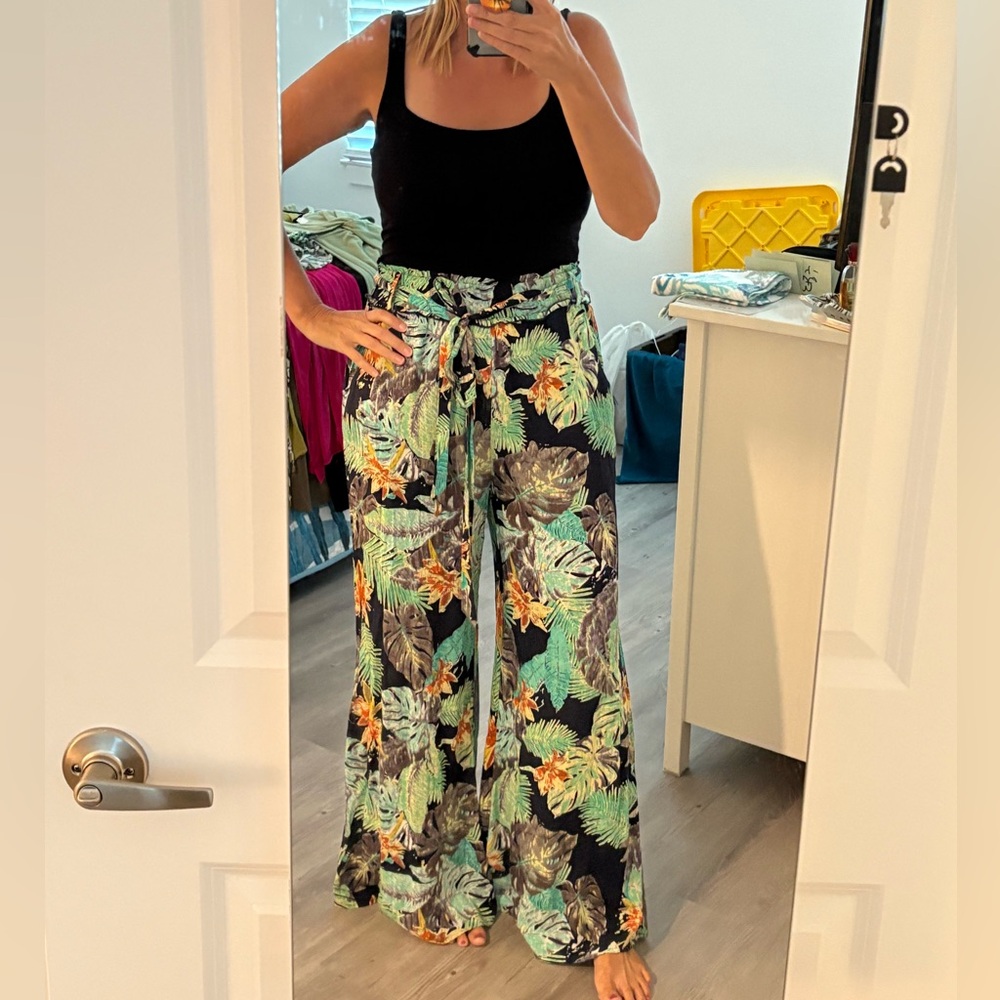 Tropical Leaf Print Wide-Leg Pants